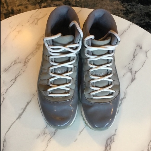 Jordan cool grey 11s 9.5 W/box scratch on last slide(notnoticeablewhenwalking)